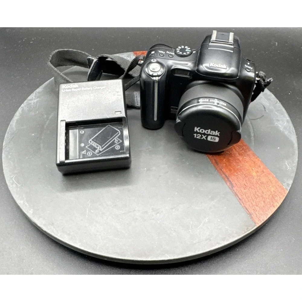Kodak EasyShare P712 Black 7.1MP Digital Camera | Works, Please READ